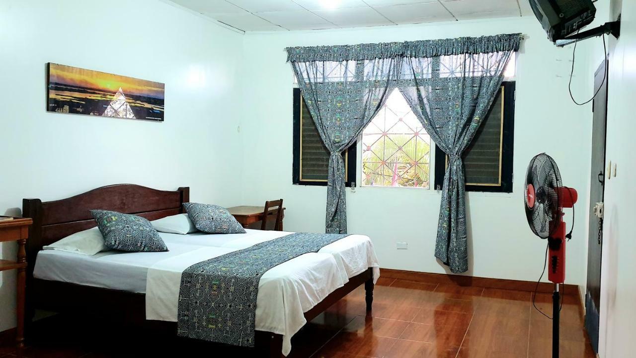 Hostal Maravilla Amazonica Iquitos Buitenkant foto